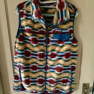 Patagonia vest large & matching beanie